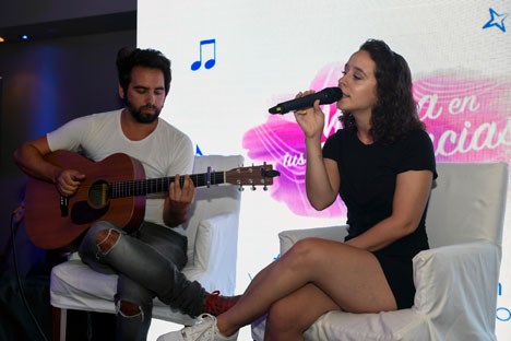 Mery Granados cantó para los invitados