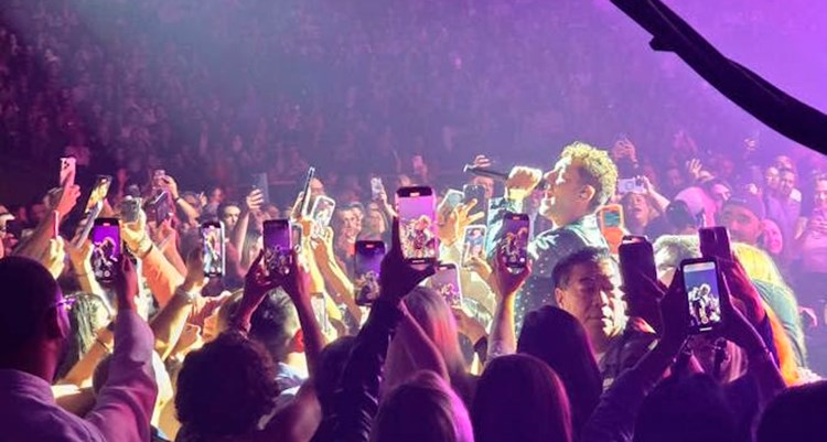 David Bisbal deslumbró en el icónico James L Knight Center de Miami 
