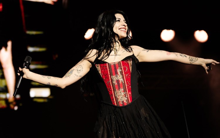 Cazzu anuncia el primer estadio de su carrera