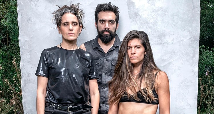 Eruca Sativa presenta A Tres Días De La Tierra en el Estadio Obras - En Vivo